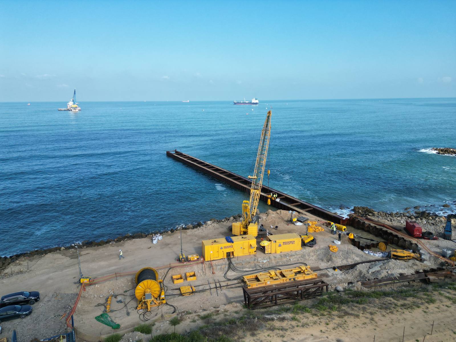 Pipe pull-in operation — Ashkelon landfall